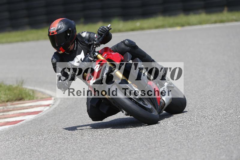 /27 12.06.2025 Ducati Schweiz Trackday Warmup  ADR/gelb-jeaune/32